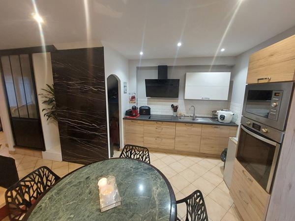 Maison de ville 5 pièces 4 chambres avec Jardin et parking €283 000 ** - Référence 4452