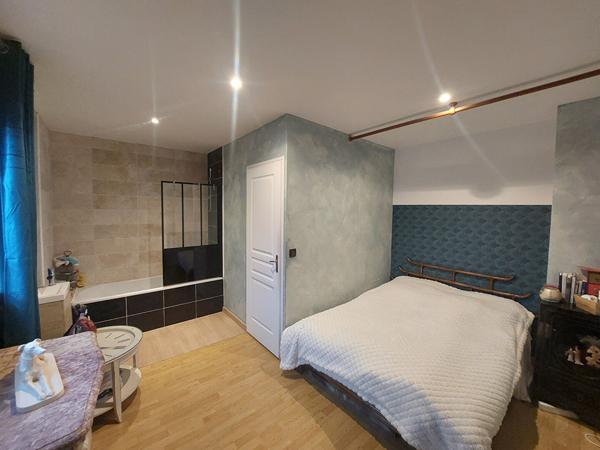 Maison de ville 5 pièces 4 chambres avec Jardin et parking €283 000 ** - Référence 4452