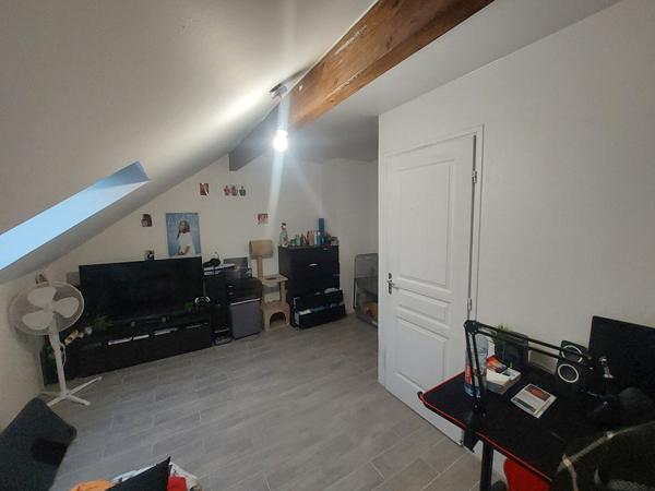 Maison de ville 5 pièces 4 chambres avec Jardin et parking €283 000 ** - Référence 4452