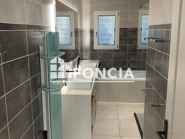 Location Maison 4 pièces 99 m² - 15 RUE THERMIDOR Florensac 34510