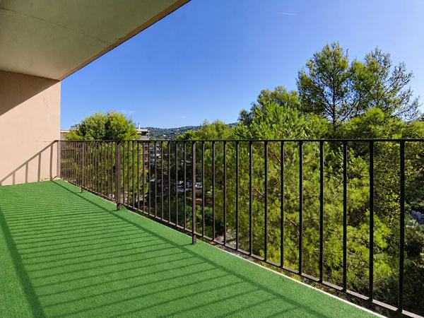 LE CANNET "BLANCHISSERIE", au calme, 3 pièces avec terrasse, cave et parking