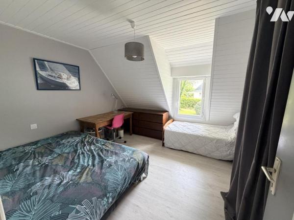 Maison d'habitation T.6 construite sur 2 niveaux piscine chauffée