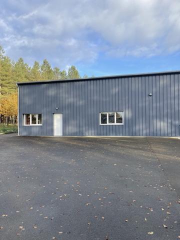 Saint-Mars-la-Brière (72470) LOCAL D'ACTIVITE PROCHE AUTOROUTE 3 MOIS DE LOYER OFFERTS !!