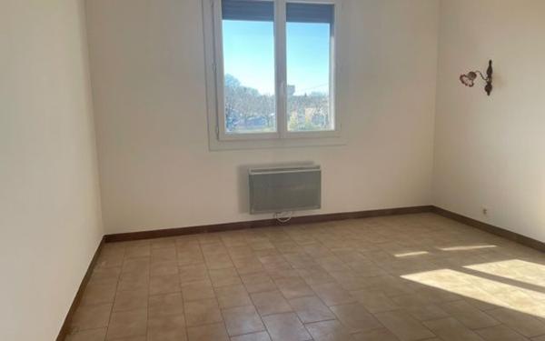 Appartement à louer    3 pièces •  Miramas