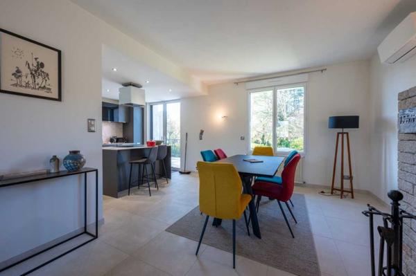 Maison contemporaine - Martel Vallée de la Dordogne, Maison 4 chambres , piscine, jaccuzi, jardin clos.