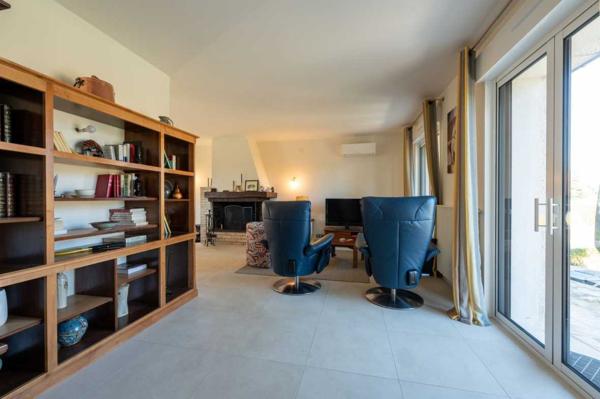 Maison contemporaine - Martel Vallée de la Dordogne, Maison 4 chambres , piscine, jaccuzi, jardin clos.
