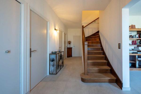 Maison contemporaine - Martel Vallée de la Dordogne, Maison 4 chambres , piscine, jaccuzi, jardin clos.