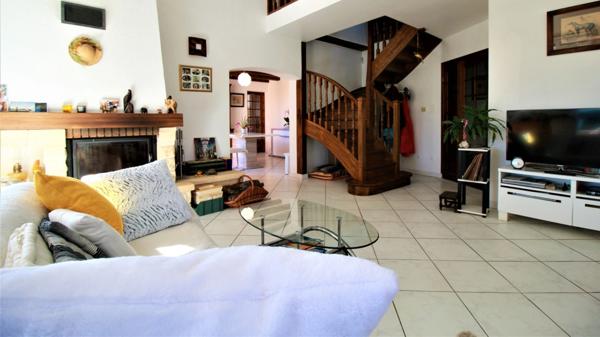 Villa T7 Piscine 180m2+180m2, terrain 2259m2