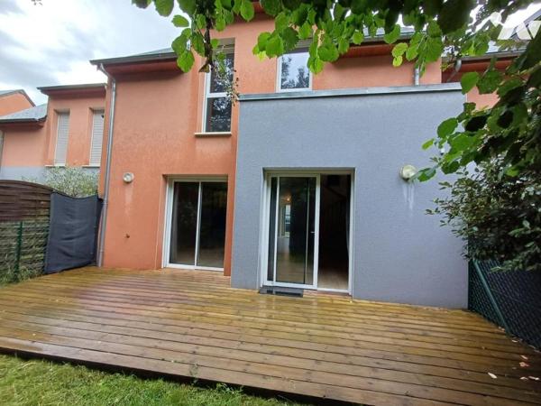 A LA SORTIE DE COULAINES - Maison de Type 5