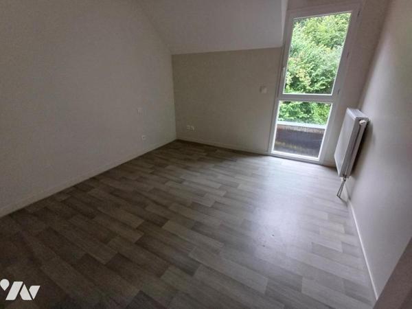 A LA SORTIE DE COULAINES - Maison de Type 5