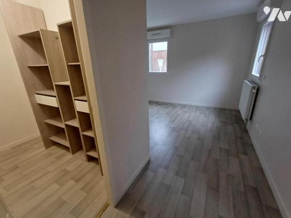 A LA SORTIE DE COULAINES - Maison de Type 5