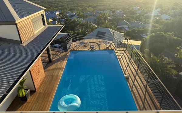 Maison à vendre    5 pièces •  Saint-Paul