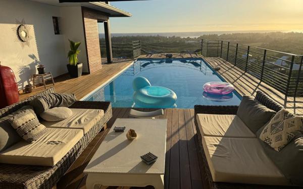 Maison à vendre    5 pièces •  Saint-Paul