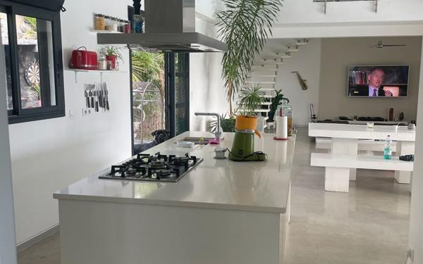 Maison à vendre    5 pièces •  Saint-Paul