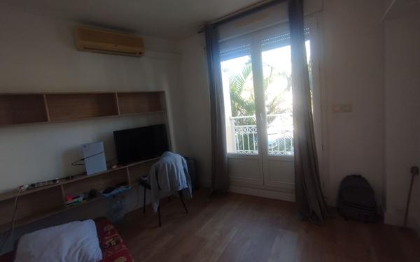 Appartement à louer    4 pièces •  Saint-Denis