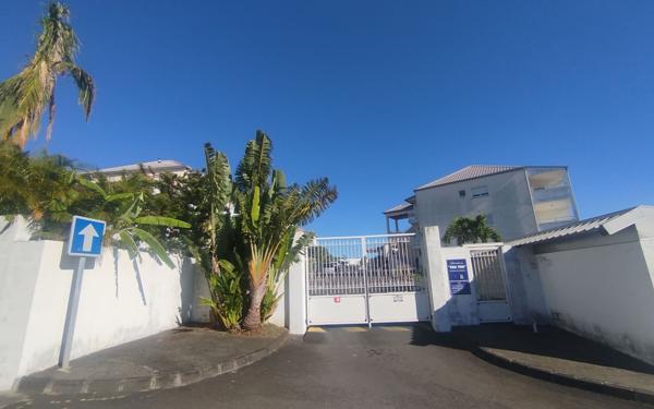 Appartement à louer    4 pièces •  Saint-Denis