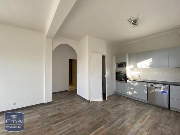 Appartement à louer 4 pièces 85m²