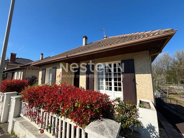 Maison à vendre à Brive dans le quartier du Prieur et à proximité de la plaine des jeux - 3 chambres - une salle de bains - une buanderie - un garage - une cave