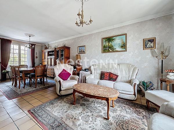 Maison à vendre à Brive dans le quartier du Prieur et à proximité de la plaine des jeux - 3 chambres - une salle de bains - une buanderie - un garage - une cave