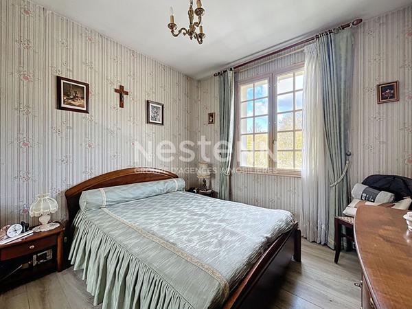 Maison à vendre à Brive dans le quartier du Prieur et à proximité de la plaine des jeux - 3 chambres - une salle de bains - une buanderie - un garage - une cave