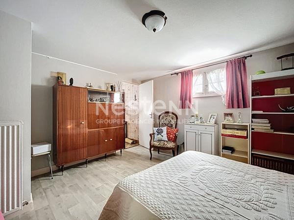 Maison à vendre à Brive dans le quartier du Prieur et à proximité de la plaine des jeux - 3 chambres - une salle de bains - une buanderie - un garage - une cave