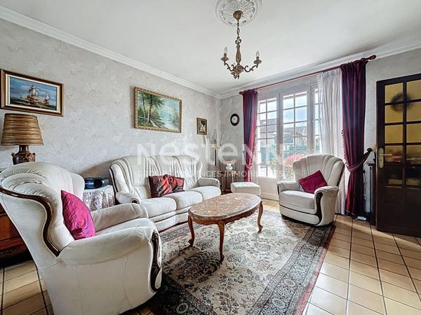 Maison à vendre à Brive dans le quartier du Prieur et à proximité de la plaine des jeux - 3 chambres - une salle de bains - une buanderie - un garage - une cave