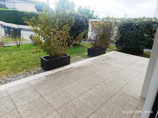 Bayonne ARROUSSETS T3 récent de 63m2 avec 2 places de parking couvertes et un cellier