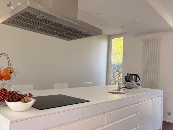 MAISON D’ARCHITECTE AU TAILLAN-MÉDOC PLAIN-PIED DE 210 m² • PISCINE • EN BORDURE DE FORÊT