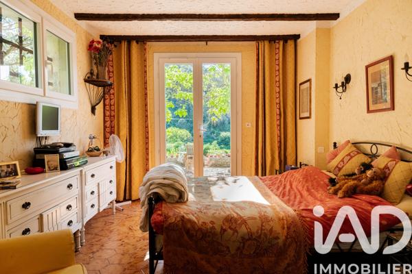 Maison à vendre 6 pièces 200 m² Fontaine-de-Vaucluse