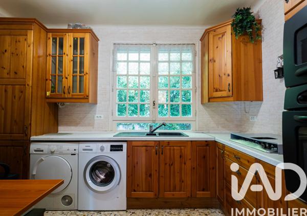 Maison à vendre 6 pièces 200 m² Fontaine-de-Vaucluse