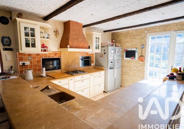 Maison à vendre 6 pièces 200 m² Fontaine-de-Vaucluse