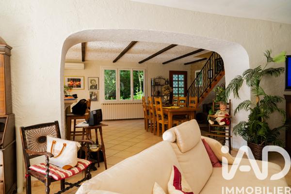 Maison à vendre 6 pièces 200 m² Fontaine-de-Vaucluse