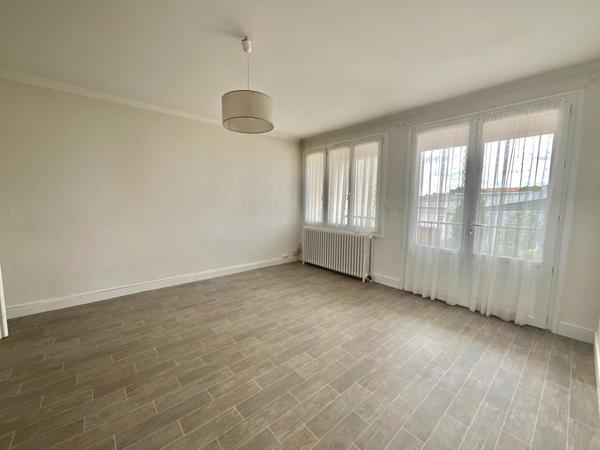 Maison spacieuse à La Roche-sur-Yon – Idéale famille nombreuse ou investissement locatif