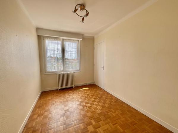 Maison spacieuse à La Roche-sur-Yon – Idéale famille nombreuse ou investissement locatif