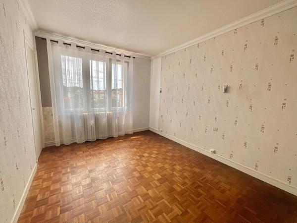 Maison spacieuse à La Roche-sur-Yon – Idéale famille nombreuse ou investissement locatif