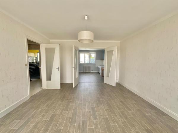 Maison spacieuse à La Roche-sur-Yon – Idéale famille nombreuse ou investissement locatif