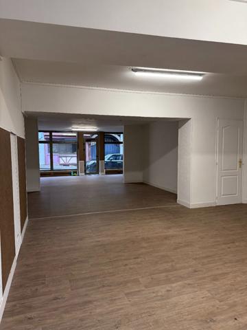 A LOUER, Local commercial sur Mayenne , Mayenne A LOUER, Local commercial sur Mayenne , Mayenne
