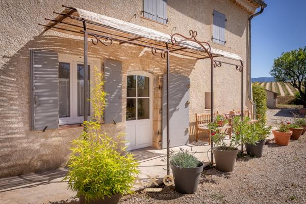 EXCLUSIVITE - MOUSTIERS SAINTE MARIE - GITES DE CHARME - CORPS DE FERME DU XIX EME - 560 M2 - 3 BATIS - TERRAIN 6640 M2 - VUE - 1295000