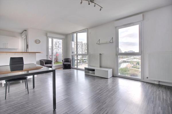 Appartement Saint Ouen Sur Seine 6 pièce(s) 109 m2