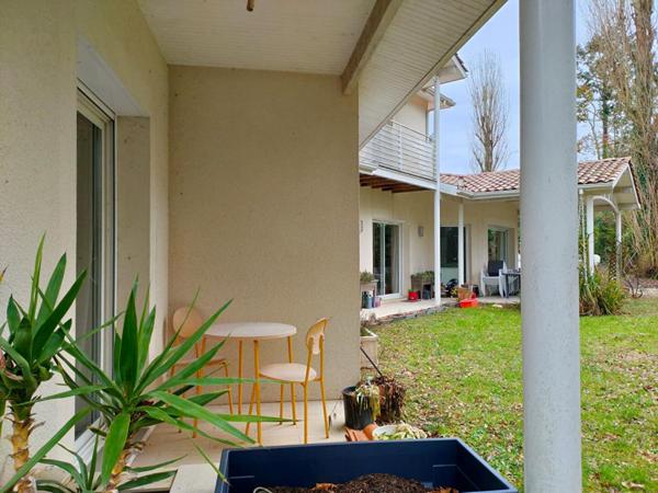 MAISON "ÉCONOME " - 240 m² - 8 PIECES - GARAGE DOUBLE - TERRAIN  3574 m²