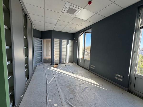LAVAL Centre ville, A louer Bureaux Laval de 126 m2 , Laval LAVAL Centre ville, A louer Bureaux Laval de 126 m2 , Laval