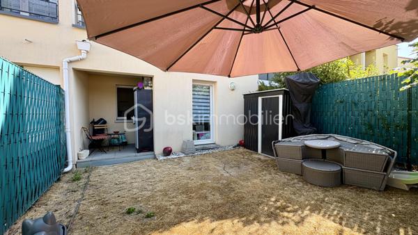 Seulement chez BSK IMMOBILIER!!!! COUP DE COEUR ASSURÉ!!!

Venez découvrir un appartement  de type F3 avec jardin sans travaux dans une ville dynamique? Ce bien situé aux Blanc-Mesnil (93150) est fait pour vous !
Dans une belle résidence de 2019 est idéalement situé à deux pas des commerces, écoles et des transports en commun, et qui vous permettra d'avoir un accès rapide et facile aux grands axes routiers.
Ce bel appartement se compose d'une entrée, d'un séjour/cuisine aménagée et équipée donnant sur un jardin, 2 belles chambres, une salle de bain, un WC séparé. 
Pour compléter ce lien une place de parking en extérieur.

Les Plus +++:
- Proche de toutes les commodités 
- 1 Place de parking en extérieur
- Cuisine Aménagée et équipée
- Aucun travaux
- Immeuble de 2019
- Jardin

Pour plus de renseignement n'hésitez pas à me contacter!!!!
