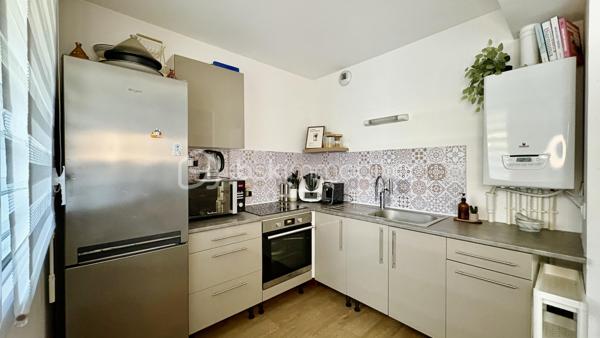 Seulement chez BSK IMMOBILIER!!!! COUP DE COEUR ASSURÉ!!!

Venez découvrir un appartement  de type F3 avec jardin sans travaux dans une ville dynamique? Ce bien situé aux Blanc-Mesnil (93150) est fait pour vous !
Dans une belle résidence de 2019 est idéalement situé à deux pas des commerces, écoles et des transports en commun, et qui vous permettra d'avoir un accès rapide et facile aux grands axes routiers.
Ce bel appartement se compose d'une entrée, d'un séjour/cuisine aménagée et équipée donnant sur un jardin, 2 belles chambres, une salle de bain, un WC séparé. 
Pour compléter ce lien une place de parking en extérieur.

Les Plus +++:
- Proche de toutes les commodités 
- 1 Place de parking en extérieur
- Cuisine Aménagée et équipée
- Aucun travaux
- Immeuble de 2019
- Jardin

Pour plus de renseignement n'hésitez pas à me contacter!!!!