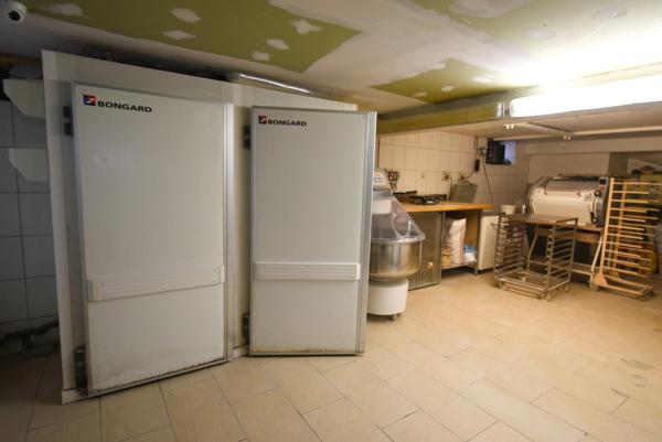 Fonds de commerce à vendre proche de STRASBOURG (67) : Boulangerie Pâtisserie Traiteur - Emplacement n° 1 - 80 m2 - Flux voitures + 20 000 / J - 2 places minute.