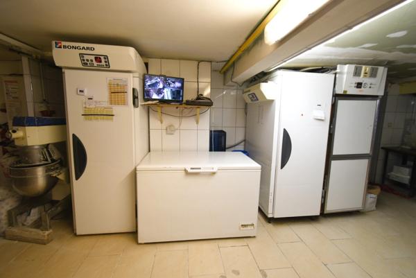 Fonds de commerce à vendre proche de STRASBOURG (67) : Boulangerie Pâtisserie Traiteur - Emplacement n° 1 - 80 m2 - Flux voitures + 20 000 / J - 2 places minute.