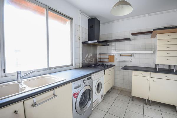 PARIS 18ÈME - MÉTRO MARX DORMOY - MARCHE DE L'OLIVE 690 000 € ** - Référence 6690-VC