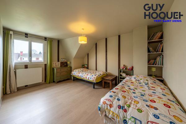 Maison Vert Saint Denis 6 pièces 130.7 m2 avec chambre au REZ-DE-CHAUSSEE