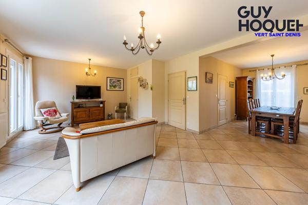 Maison Vert Saint Denis 6 pièces 130.7 m2 avec chambre au REZ-DE-CHAUSSEE
