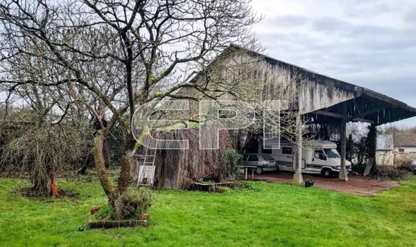 Maison de 110 m² à Chalais, avec de nombreuses dépendances