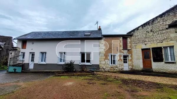 Maison de 110 m² à Chalais, avec de nombreuses dépendances